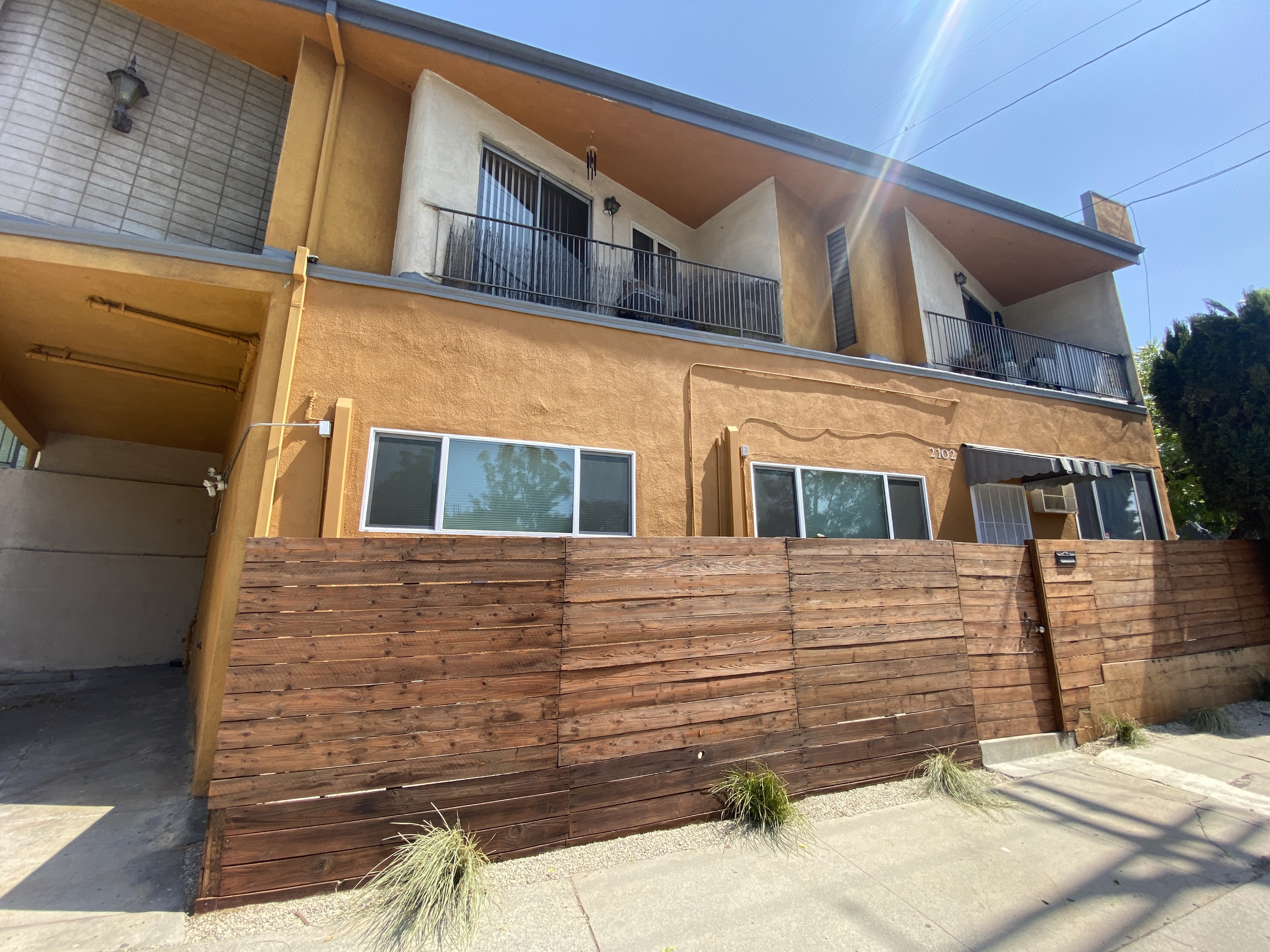 2102 Allesandro St - 2102